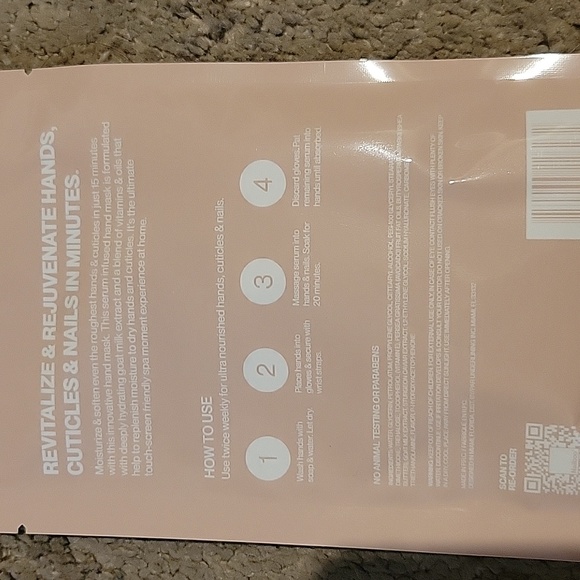 Exfoliating/Moisturizing Masks - Picture 3 of 5